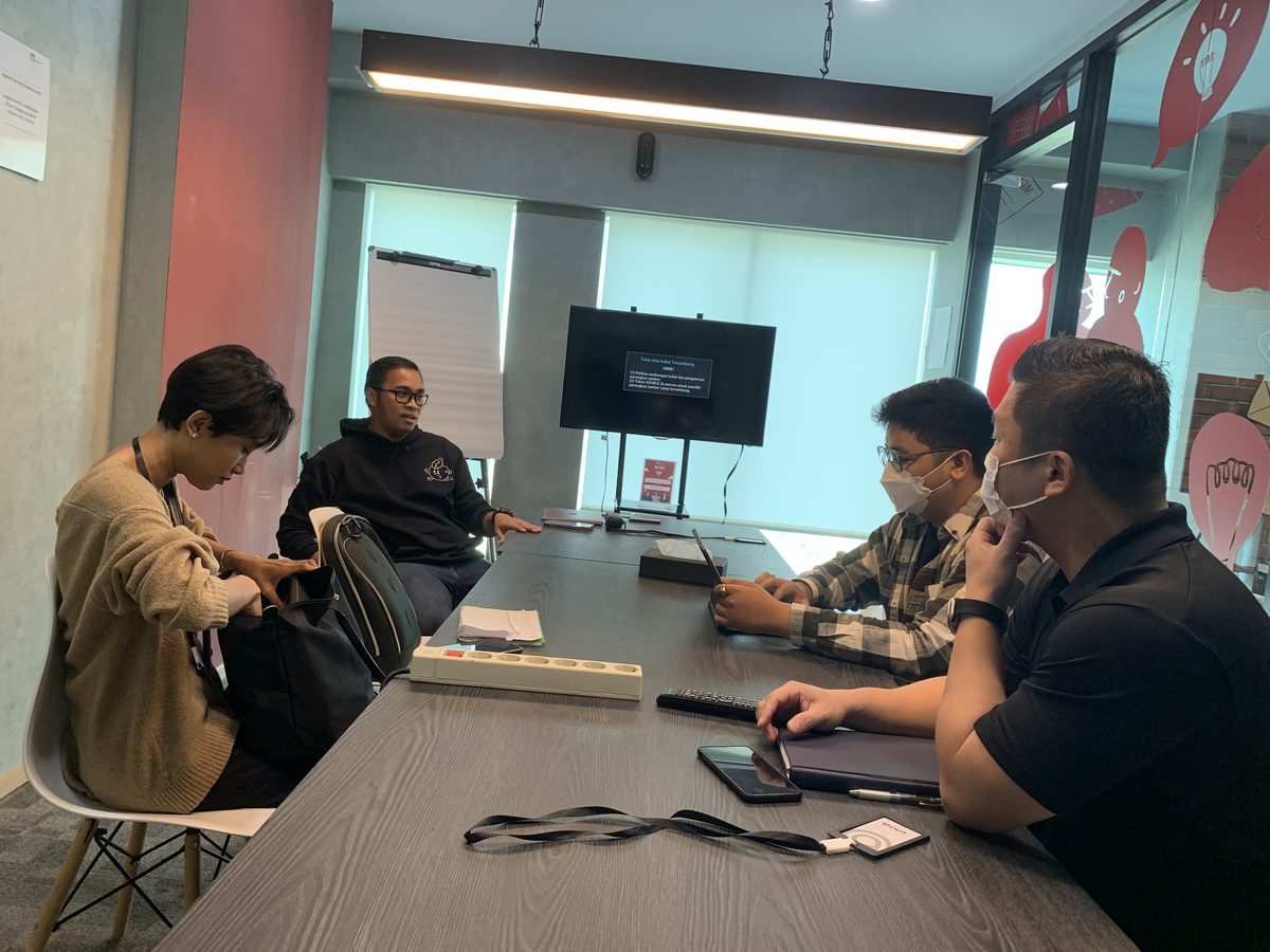 Bisma Adi Putra leading a growth strategy session at Impact Hub Jakarta